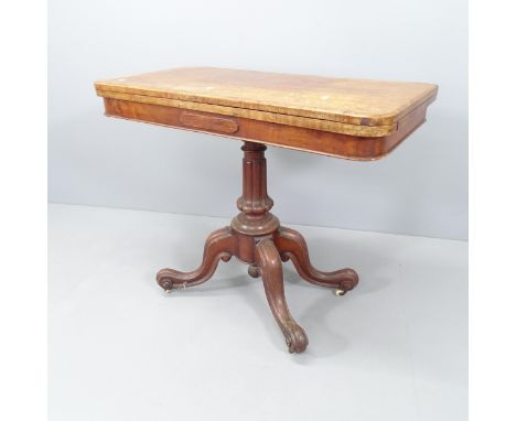 A William IV mahogany fold-over card table. 92x76x45cm (extending to 90cm)extensively sunbleached to top. Felt lining require