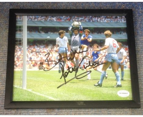 Football Peter Shilton signed 11x9 framed colour photo pictured playing for England against Argentina in the 1986 World Cup F