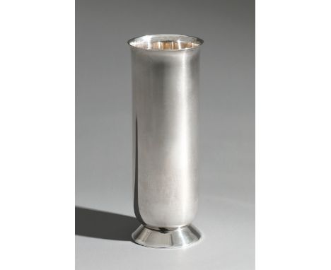 Christian Dell, Weinbecher, 1928Christian Dell1928Weinbecher, 1928. Silber. Zylinder mit leicht ausgestelltem Rand auf Konusf