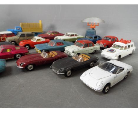 Corgi - A collection of 20 unboxed 1:43 scale Corgi models including # 333 BMC Mini Cooper S, # 207 Standard Vanguard III, # 