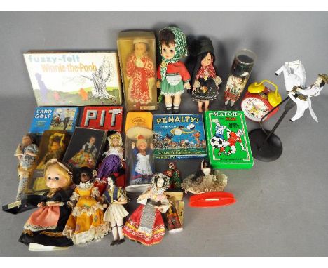 Knickerbocker - Rukotvorine - Pepys - A mixed lot of vintage dolls and games including a Yugoslavian doll, a Manx doll, a Pol