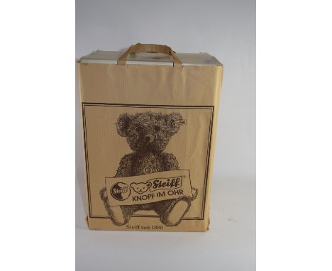 Steiff bear with growler mechanism, in original Steiff packaging and box