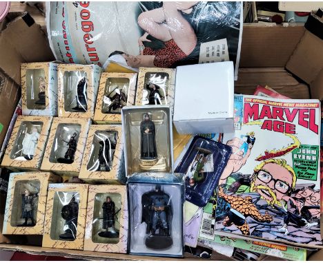 Twelve Box New Line Lord of the Rings character figures and a selection of fantasy and other magazines, Movie Goer etc 