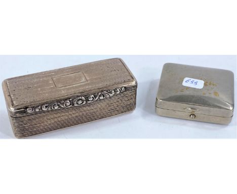 A Georgian hallmarked silver snuff box and travelling razor 
