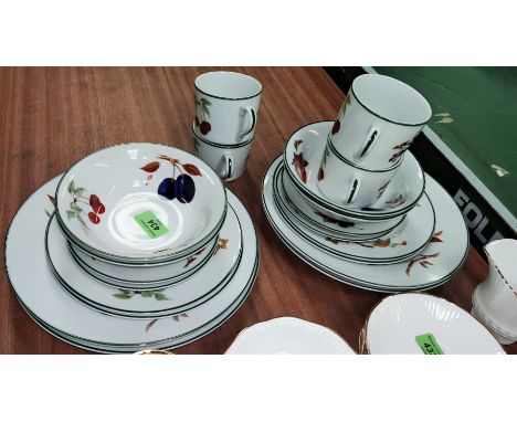 A Royal Worcester Evesham part dinner and tea service 