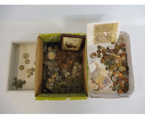 Three trays of assorted coins, a small quantity of pre-1947 silver coins, some metal detecting finds, a tray of foreign coins