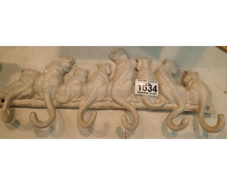 Cast iron Cats Tails coat hanger, L:34 cm. P&amp;P Group 2 (£18+VAT for the first lot and £3+VAT for subsequent lots) 