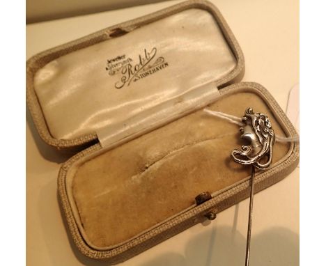 American original Art Nouveau 925 silver lapel pin. P&amp;P Group 1 (£14+VAT for the first lot and £1+VAT for subsequent lots