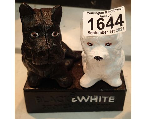 Cast iron Scottish Whisky Black and White dogs doorstop, H: 16 cm. P&amp;P Group 2 (£18+VAT for the first lot and £3+VAT for 