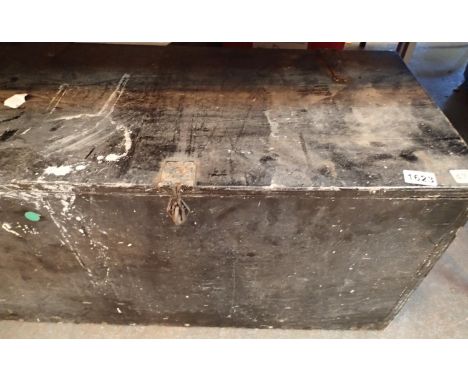 Vintage pine lidded toolbox. Not available for in-house P&amp;P, contact Paul O'Hea at Mailboxes on 01925 659133 