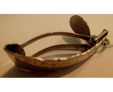 Silver plated Victorian clip-on skirt hem lifter. P&amp;P Group 1 (£14+VAT for the first lot and £1+VAT for subsequent lots) 