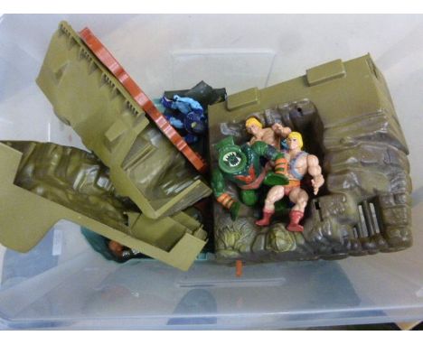 Mattel He-Man Masters of the Universe Castle Grayskull plus 6 x figures including 2 x He-Man