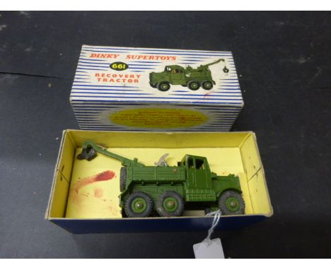 Boxed Dinky 661 Recovery Tractor military vehicle, with hook, play wear, paint mark to inner box and lid
