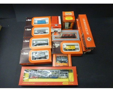 13 Boxed OO/HO gauge items of rolling stock to include Lima x 6, Hornby x 4, Jouef plus a boxed Playcraft