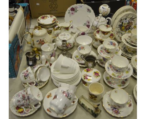 Household Goods - a Hornsea Fauna trinket dish; a Poole serving tray; a Coalport trinket dish; a Satsuma type baluster vase; 