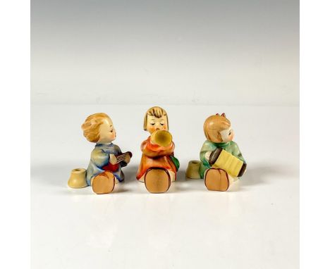 This adorable group of musician feature green, blue and red robes with grey wings, includes: Banjo, Horn and Accordion. Goebe