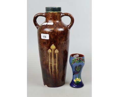 2 ceramic vases 