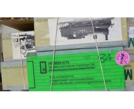 THREE M&L MODELS AND MILLHOLME MODELS METAL EM GAUGE LOCOMOTIVE KITS including L&Y Dreadnought 4-6-0 and tender, together wit
