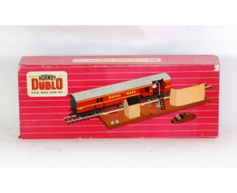 HORNBY DUBLO MINT AND BOXED T.P.O. MAIL VAN SET complete with control button and metal sacks, leaflet and 'tested by' label, 