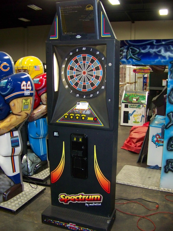 SPECTRUM ELITE AVANTI MEDALIST DART BOARD Item is in used condition
