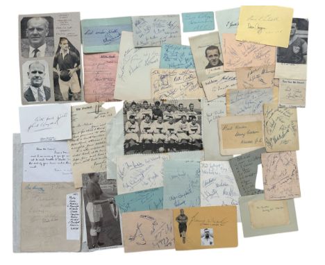 130 PLUS VINTAGE FOOTBALL SIGNATURES ACROSS VARIOUS AUTOGRAPH PAGES/ CARDS/ CUTTINGS ETC, INCLUDES ASTON VILLA/ BRIGHTON/ WES