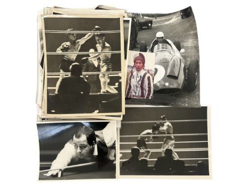 X70 MIXED SPORTS PHOTOGRAPHS/ PRESS PHOTOS, BOXING/ FOOTBALL/ RACING/ ATHLETICS/ CELEBRITIES, MAINLY 10" X 8". GENERALLY GOOD