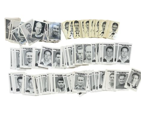 X175 MIXED FOOTBALL TRADING CARDS, INC 110 NEWS CHRONICLE, 20 BLACK AND WHITE A&amp;BC, 45 SINCLAIR FOOTBALLERS. GENERALLY GO
