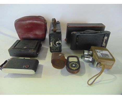 20th century cameras to include a Revere-8 model.84 Kodak Cine camera, a No.3 folding autographic Brownie etc, boxed as shown