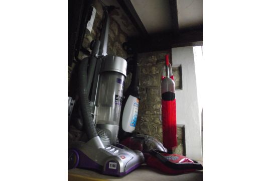 A Vax power 3 1900 watt 280 air watts, upright vacuum A Vax power 3 1900 watt 280 air watts, upright vacuum