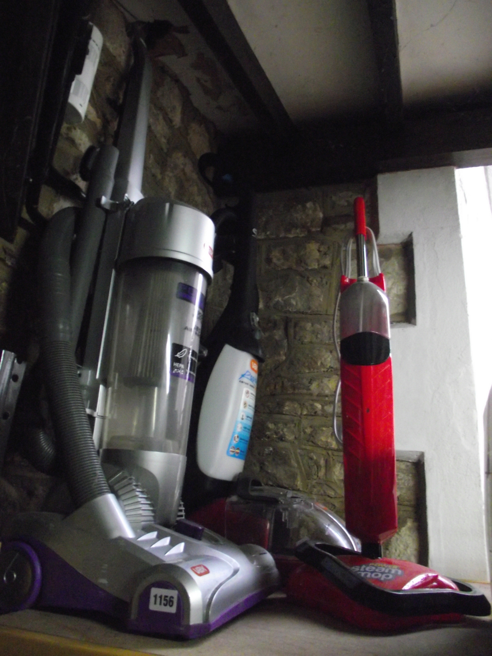 A Vax power 3 1900 watt 280 air watts, upright vacuum A Vax power 3 1900 watt 280 air watts, upright vacuum