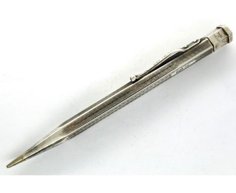 Hallmarked silver propelling pencil, London assay. P&amp;P Group 1 (£14+VAT for the first lot and £1+VAT for subsequent lots)