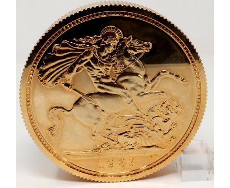 Royal mint coin club 1983 sovereign paperweight, D: 11 cm. P&amp;P Group 1 (£14+VAT for the first lot and £1+VAT for subseque