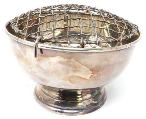 Hallmarked silver rose bowl, Sheffield assay dated 1975, 197g, D: 12 cm. P&amp;P Group 1 (£14+VAT for the first lot and £1+VA