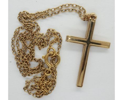 9ct gold cross pendant on a 9ct gold chain, chain L: 46 cm, 2.7g. P&amp;P Group 1 (£14+VAT for the first lot and £1+VAT for s