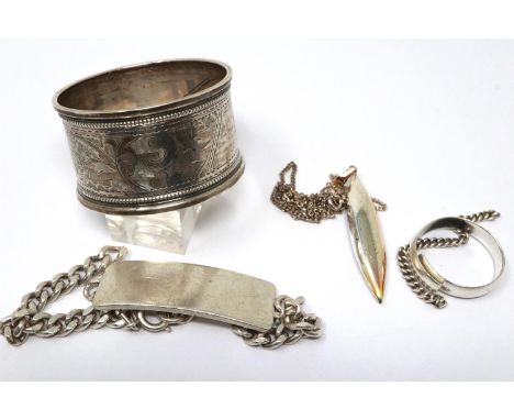 Mixed silver including jewellery and a hallmarked silver napkin ring. P&amp;P Group 1 (£14+VAT for the first lot and £1+VAT f