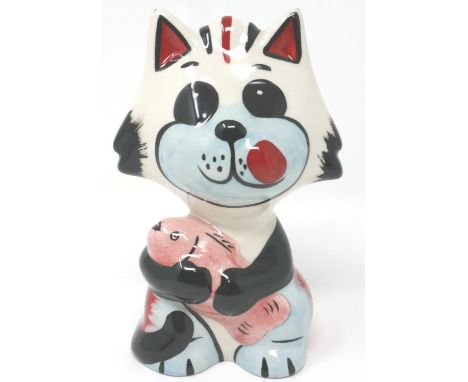 Lorna Bailey cat, Good Catch, H: 14 cm, no cracks or chips. P&amp;P Group 1 (£14+VAT for the first lot and £1+VAT for subsequ