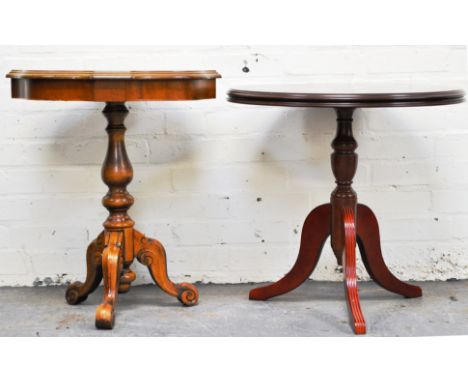 Pair of reproduction mahogany occasional table, square crossbanded tops with boxwood stringing, moulded legs, 51cm. Bur walnu