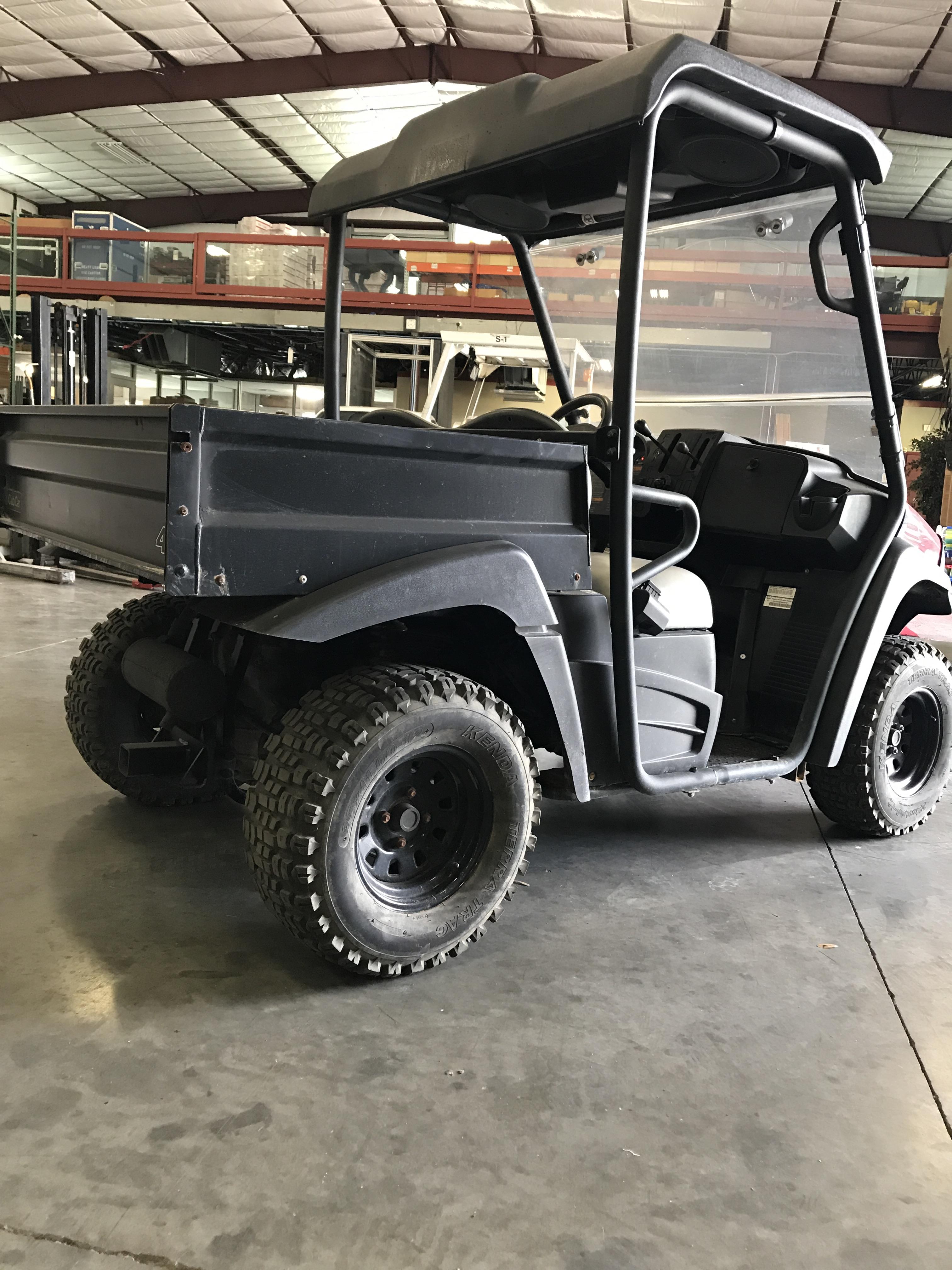 2011 CLUB CAR MOD. XRT950, 4X4 UTV, GAS ENGINE, DUMP BED, TOP