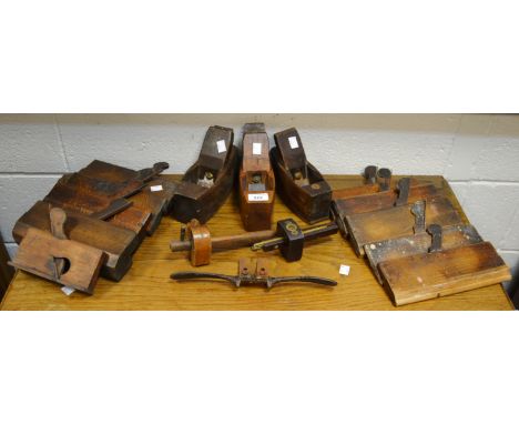 Tools - various 19th century moulding planes each stamped with manufacturer and user including Hathersich; others; qty