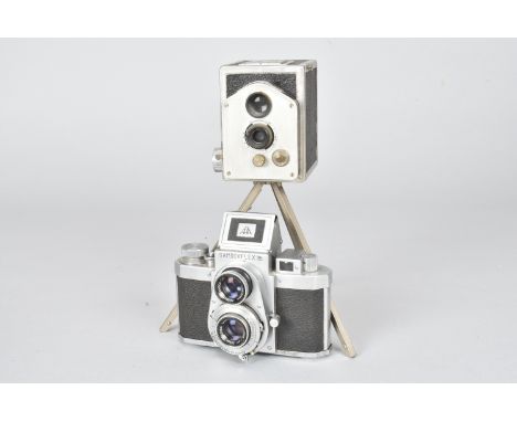 A Samocaflex 35 TLR Camera, serial no 551330, body F-G, light corrosion to edge of baseplate, Seikosha-Rapid shutter working,