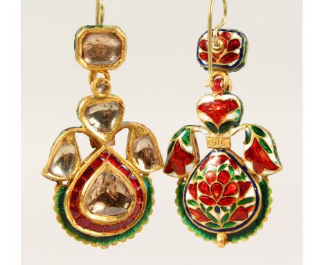 A VERY GOOD PAIR OF HIGH GRADE DIAMOND, EMERALD AND RUBY DROP EARRINGS.