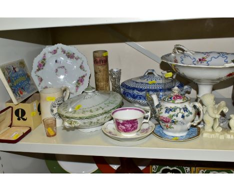 A GROUP OF CERAMICS, GLASS, etc, to include Continental floral design plates, Booth's 'Floradora' teapot, a Chamberlains Worc