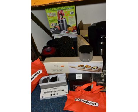 VARIOUS KITCHEN RELATED ITEMS, etc, to include two Le Creuset orange bags, boxed Le Creuset 'Matiere Cappuccino' mugs, a Nesp