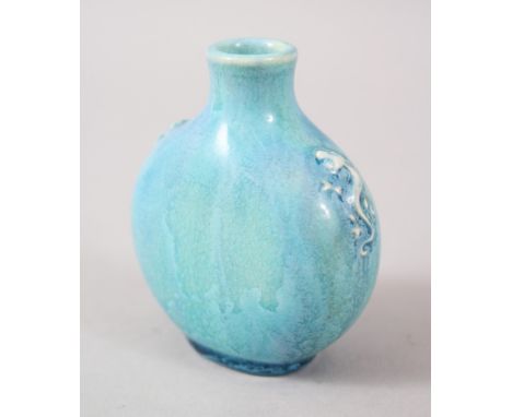 A CHINESE 19TH / 20TH CENTURY CHINESE KANGXI STYLE MOULDED MINIATURE MOON FLASK PORCELAIN SNUFF BOTTLE, the body with twin mo