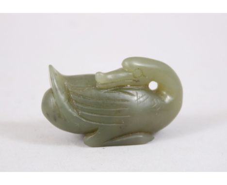A GOOD CHINESE 19TH / 20TH CENTURY CARVED JADE GOOSE, 5cm wide X 3cm high.