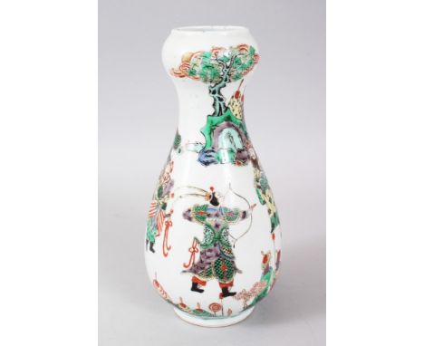 A GOOD 18TH-19TH KANGXI CENTURY CHINESE FAMILLE VERTE PORCELAIN VASE, painted with warriors, one with a bow, one with a drum,