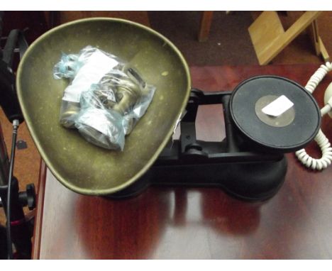Set of balance scales 
