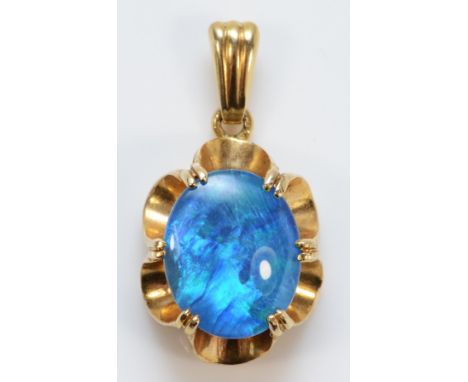 A 9ct gold and opal triplet pendant, stone 12 x 10mm, 2.3gm 