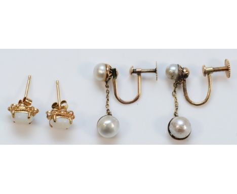 A 9ct gold and opal pair of ear studs and a pair of 9ct gold and cultured pearl ear pendants, 3.1gm 