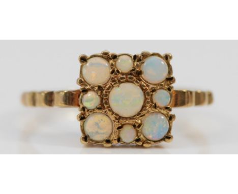A 9ct gold vintage opal dress ring, Q, 2.3g 